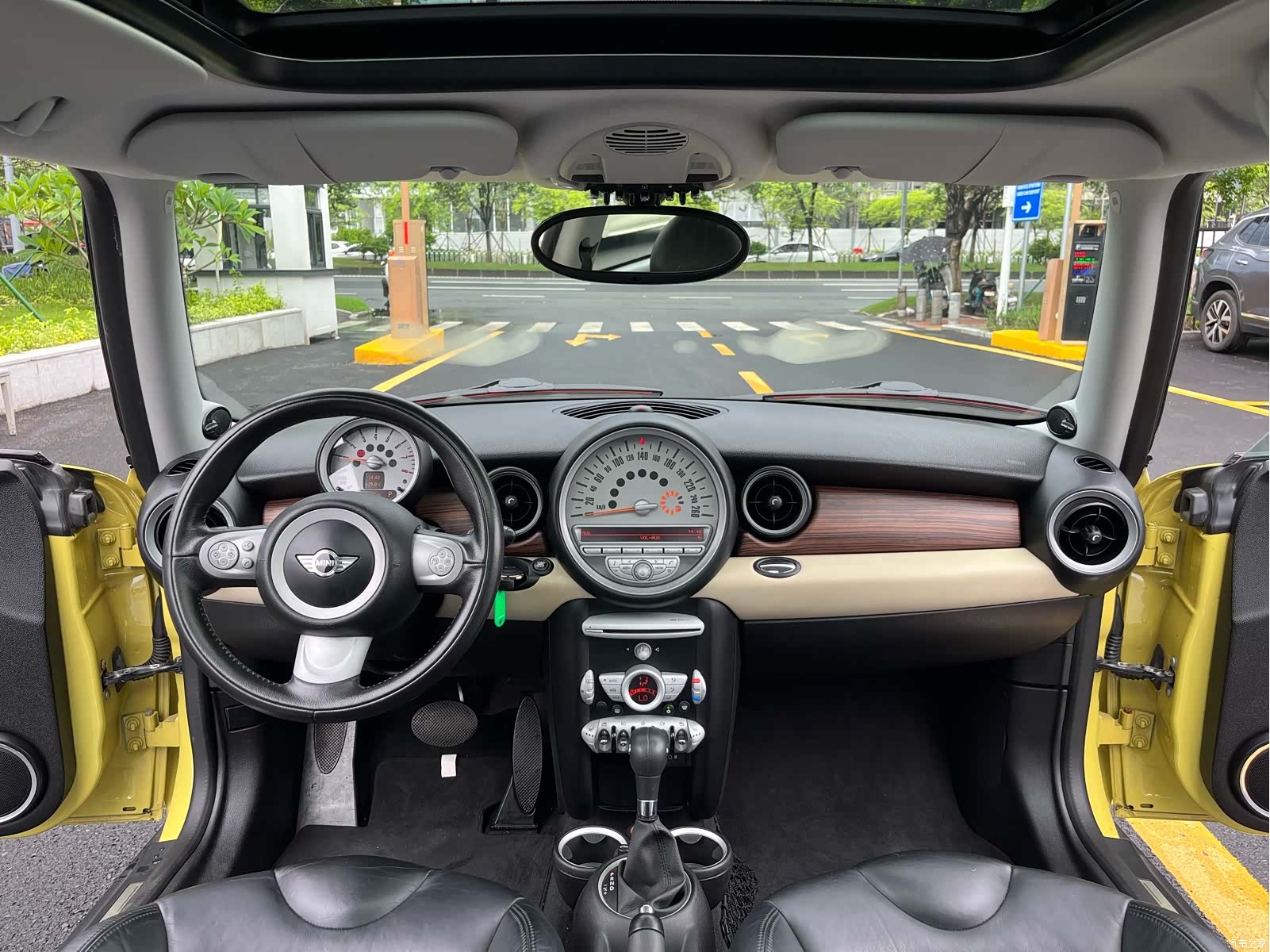 Mini Cooper, 2010 16