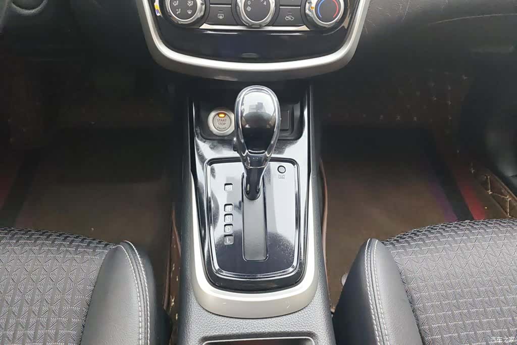Nissan Tiida, 2019 16