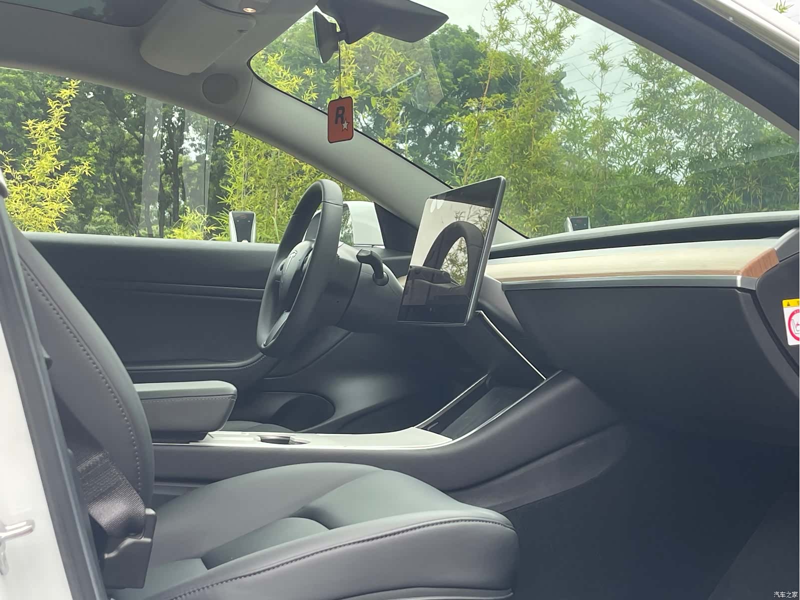 Tesla Model 3, 2019 16
