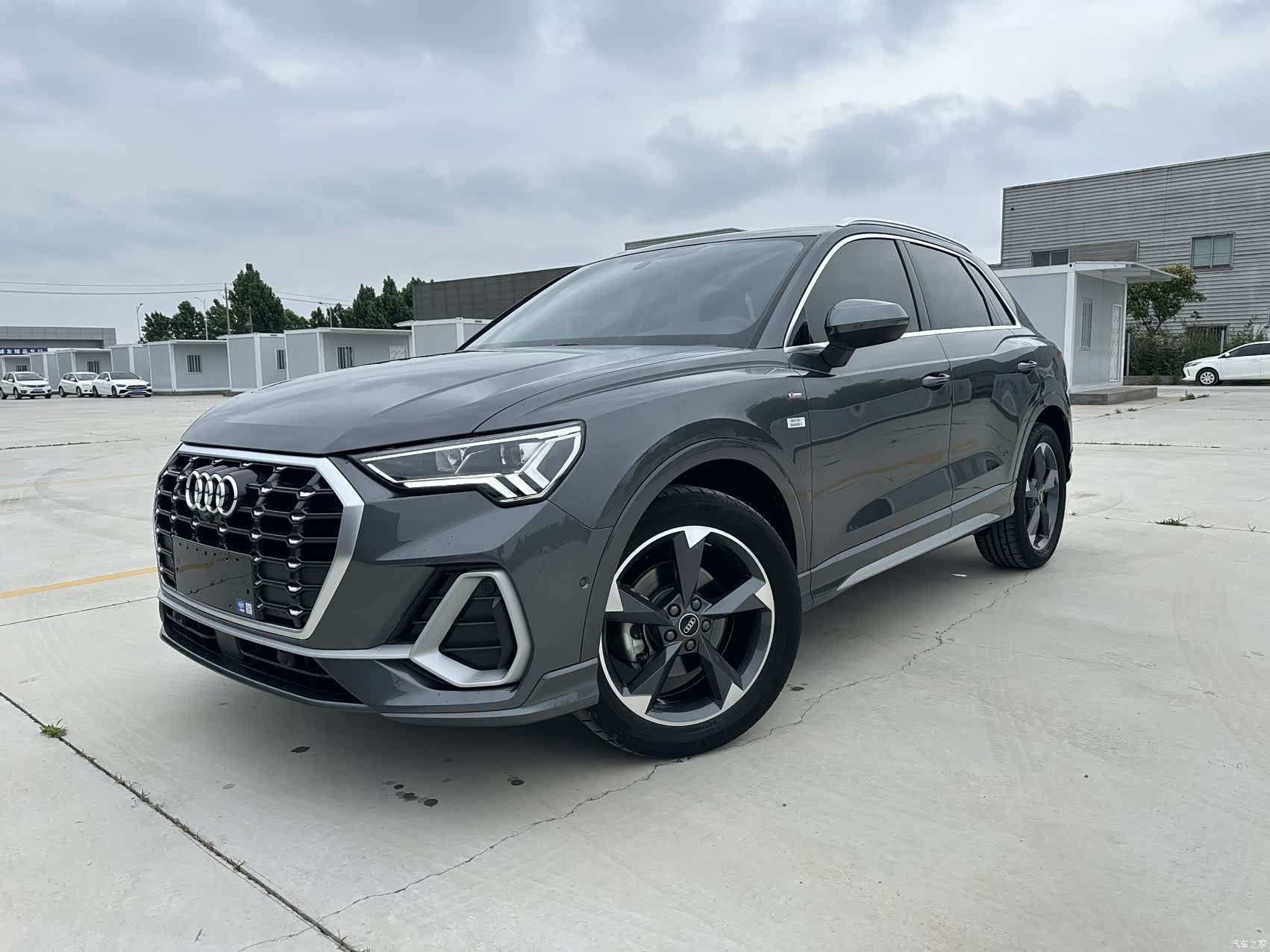 Audi Q3, 2023 1