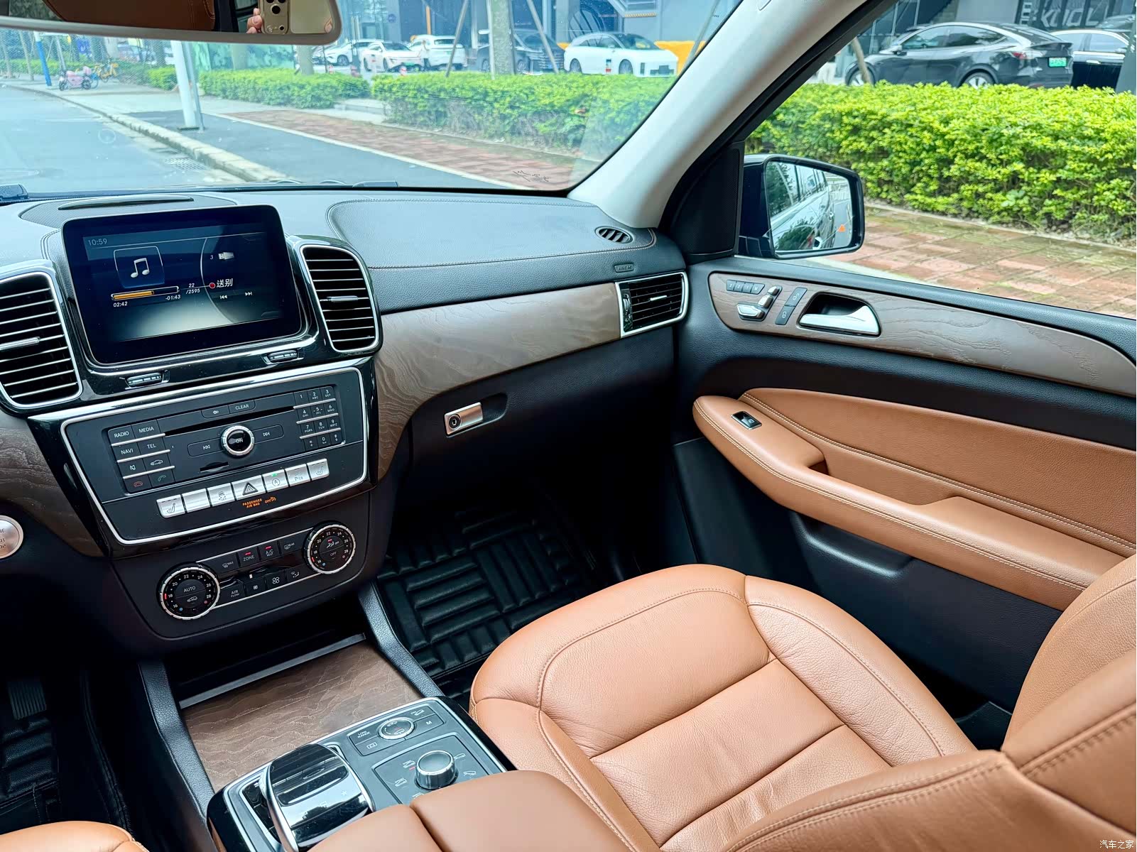 Mercedes-Benz GLS, 2016 24