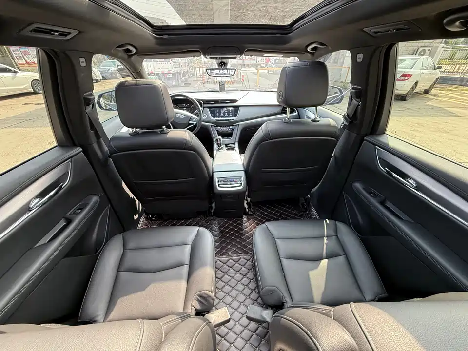 Cadillac XT6