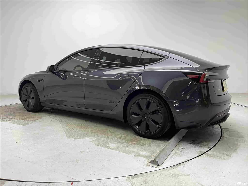 Tesla Model 3, 2024 16