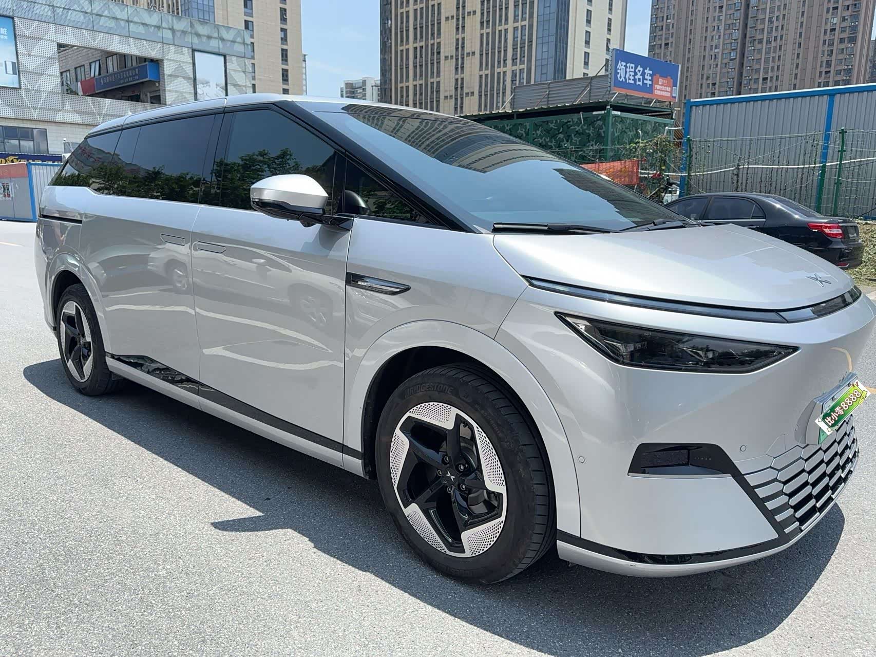 Xpeng X9, 2024 3