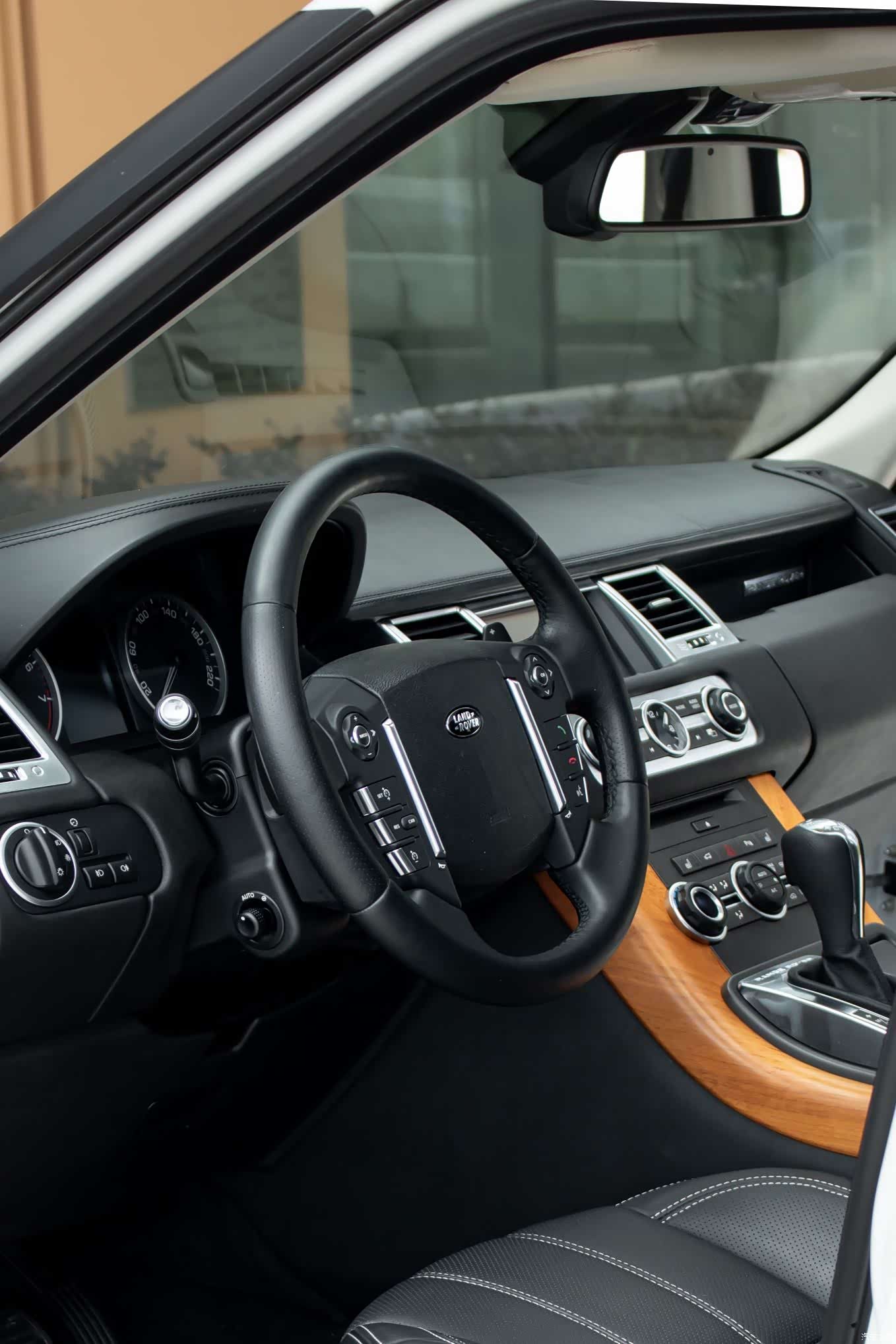Land Rover Range Rover, 2012 9