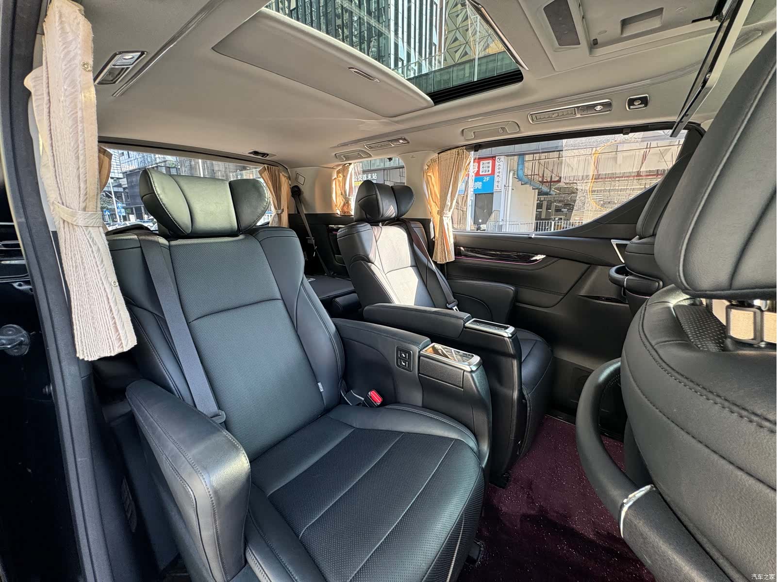 Toyota Vellfire, 2018 12