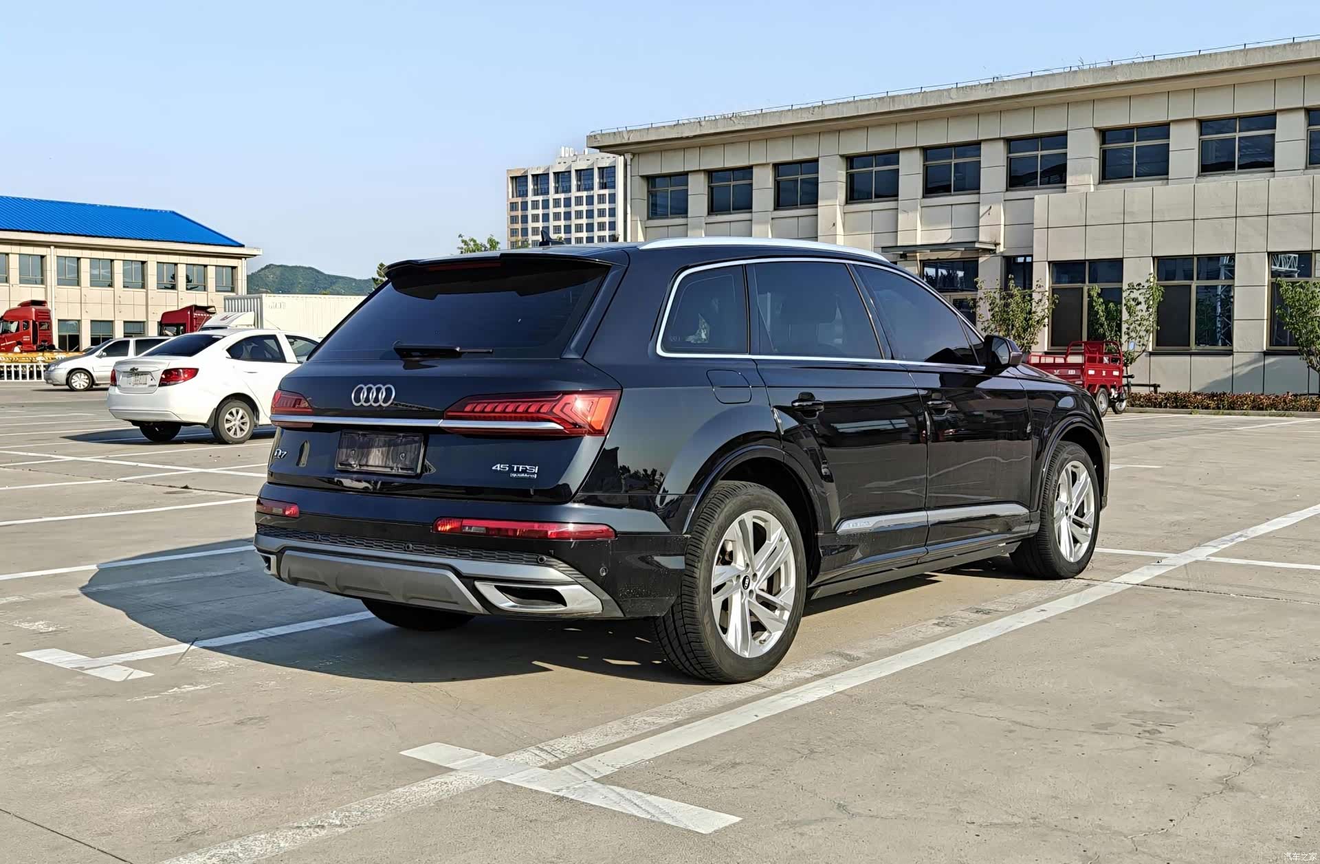 Audi Q7, 2021 все фото