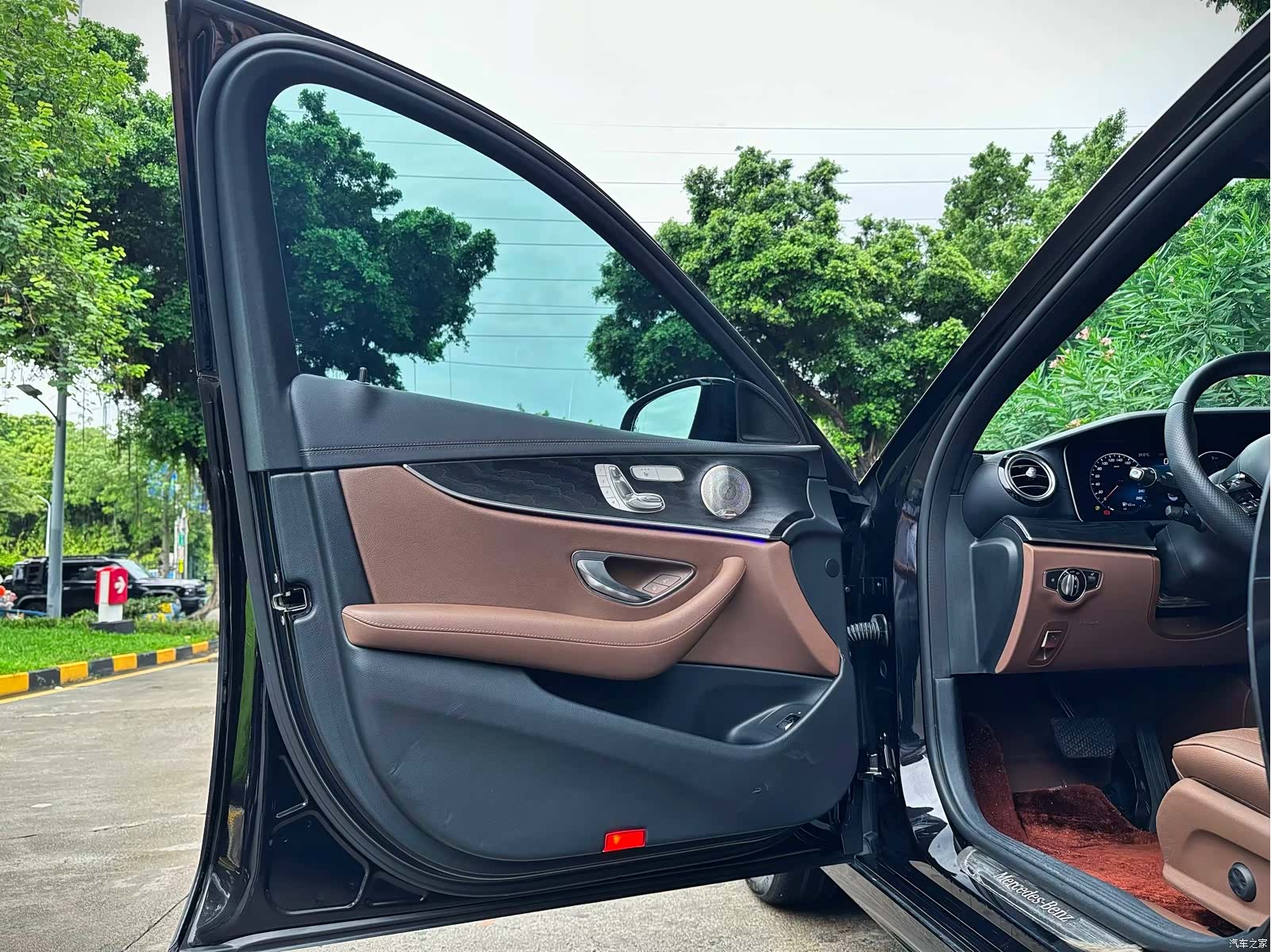 Mercedes-Benz E-Class, 2023 10