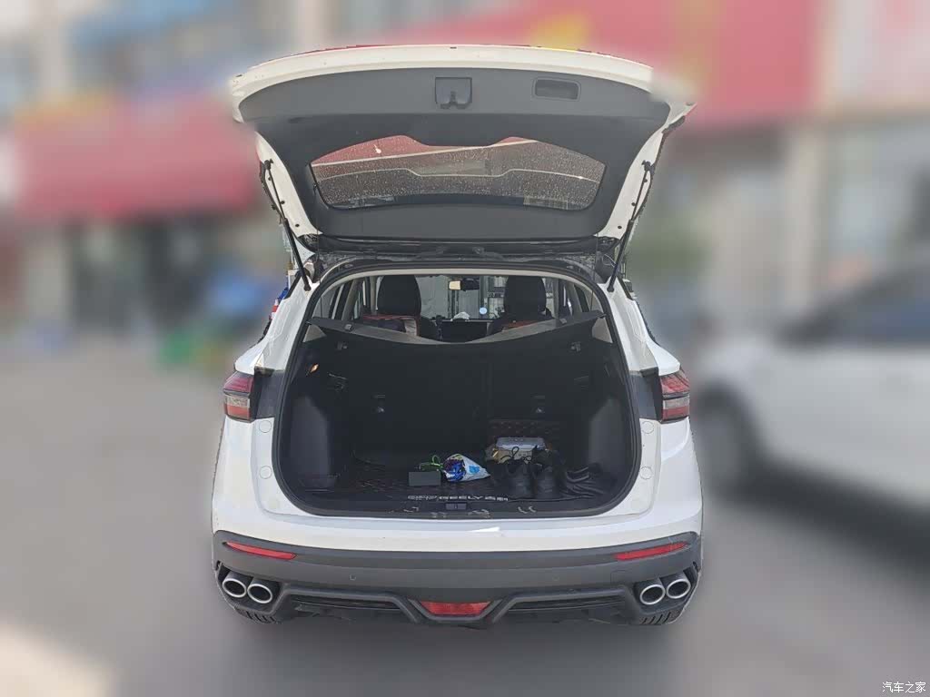 Geely Coolray, 2022 10