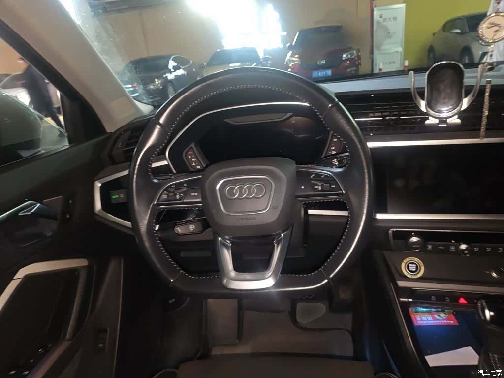 Audi Q3, 2022 3