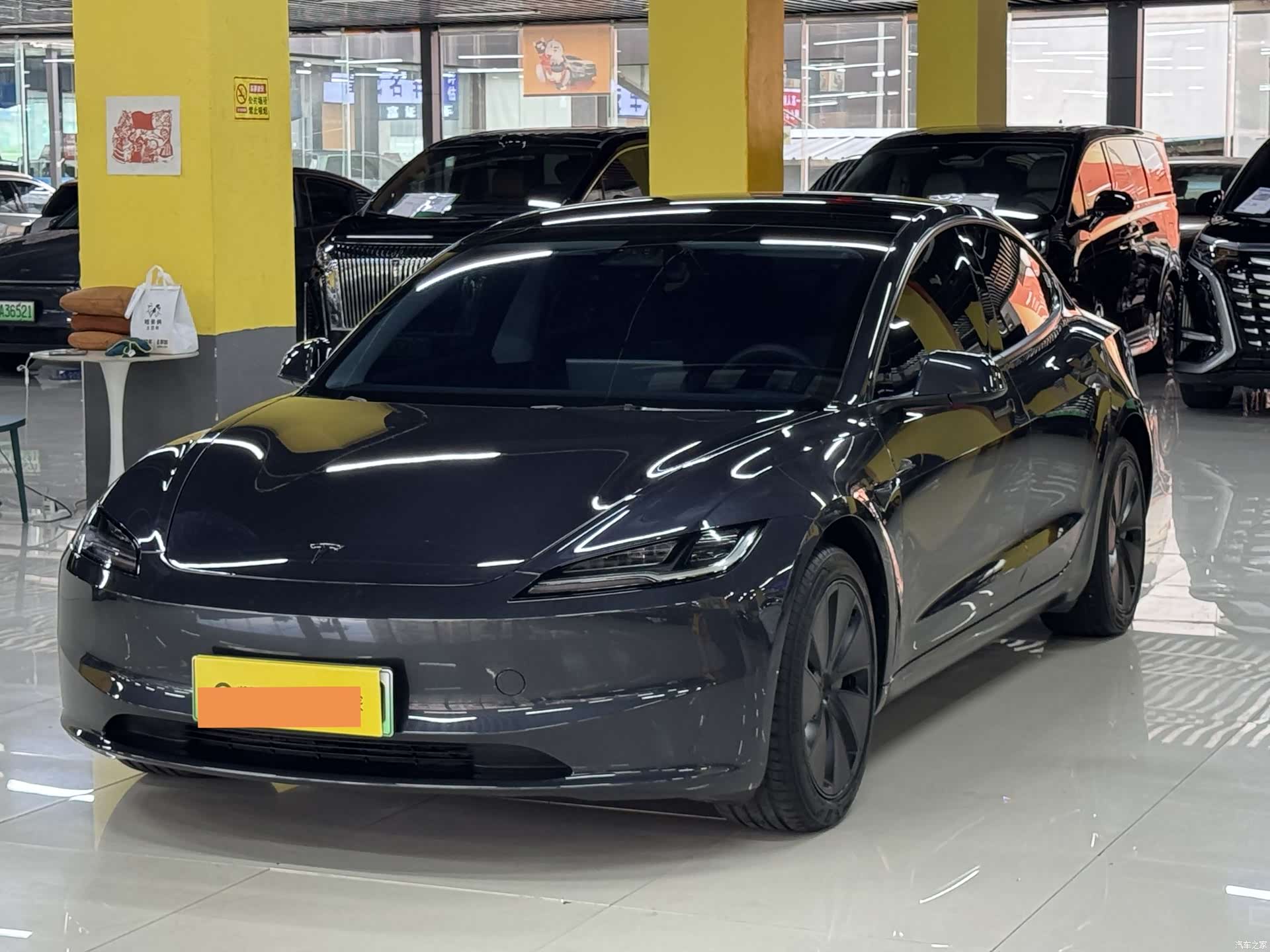 Tesla Model 3, 2025 1