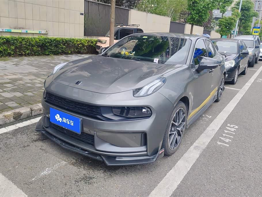 Lynk & Co 03