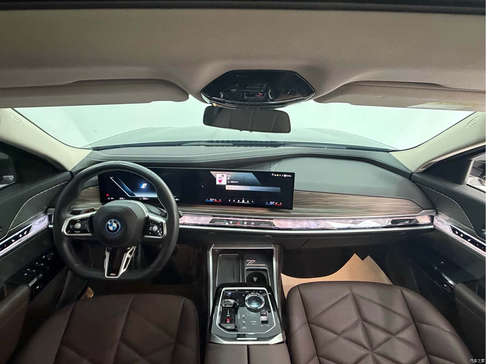 BMW i7, 2024 3