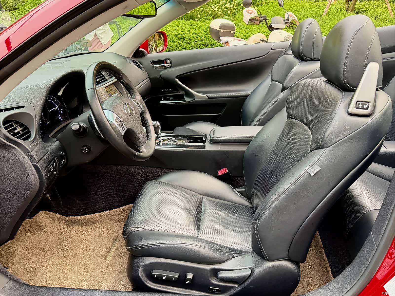 Lexus IS, 2011 12