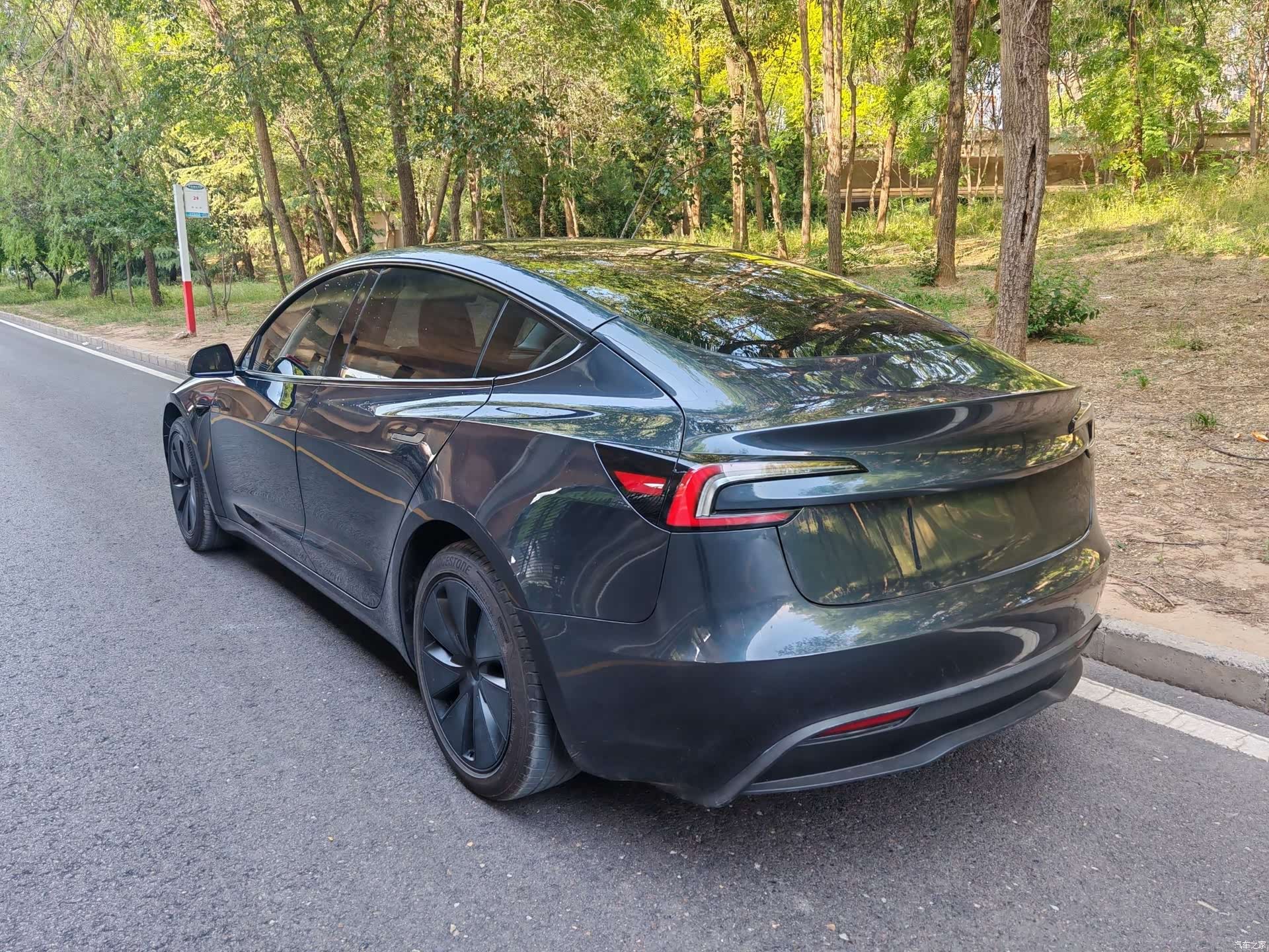 Tesla Model 3, 2025 3