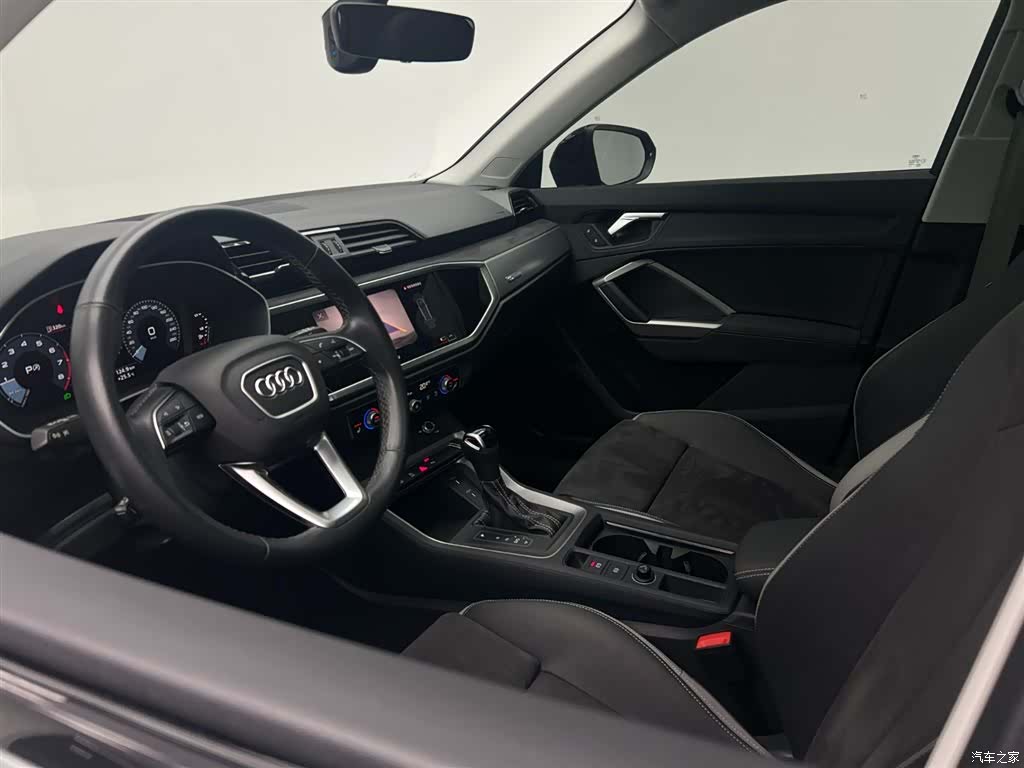 Audi Q3, 2022 9