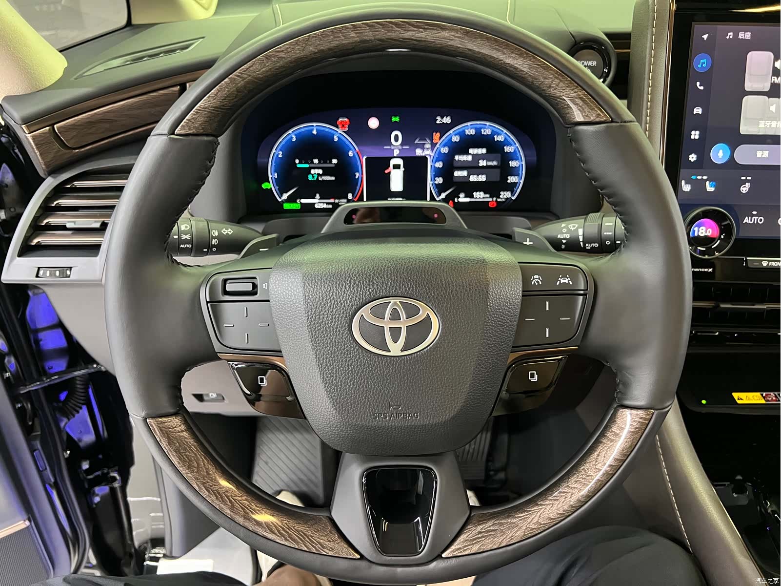 Toyota Alphard, 2025 22