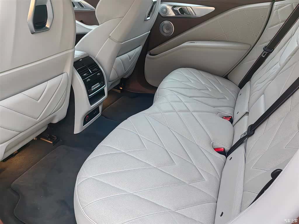BMW XM, 2023 9