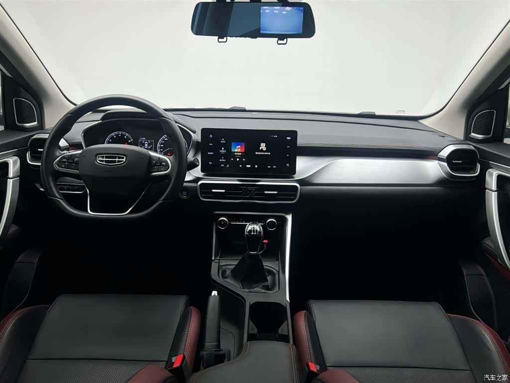 Geely Coolray, 2022 19