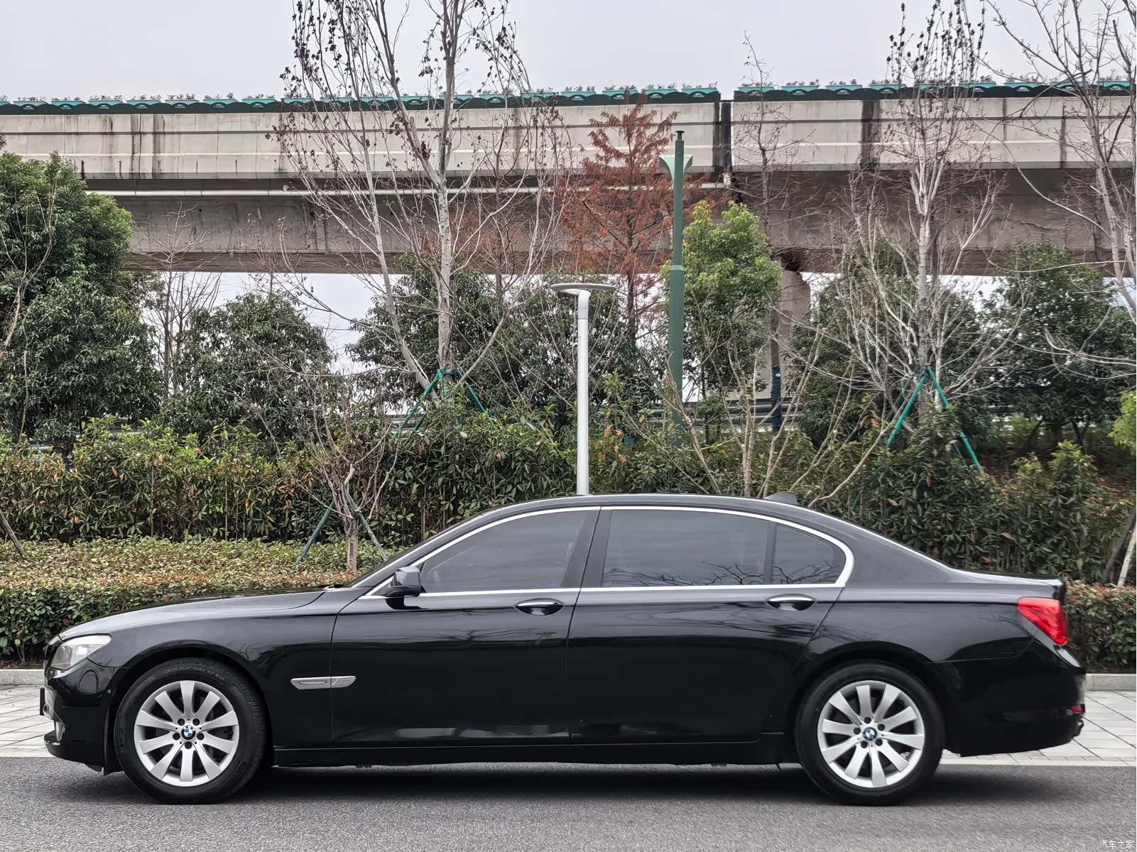 BMW 7 Series, 2011 7