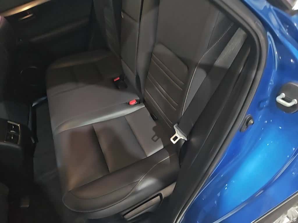 Lexus NX, 2018 17