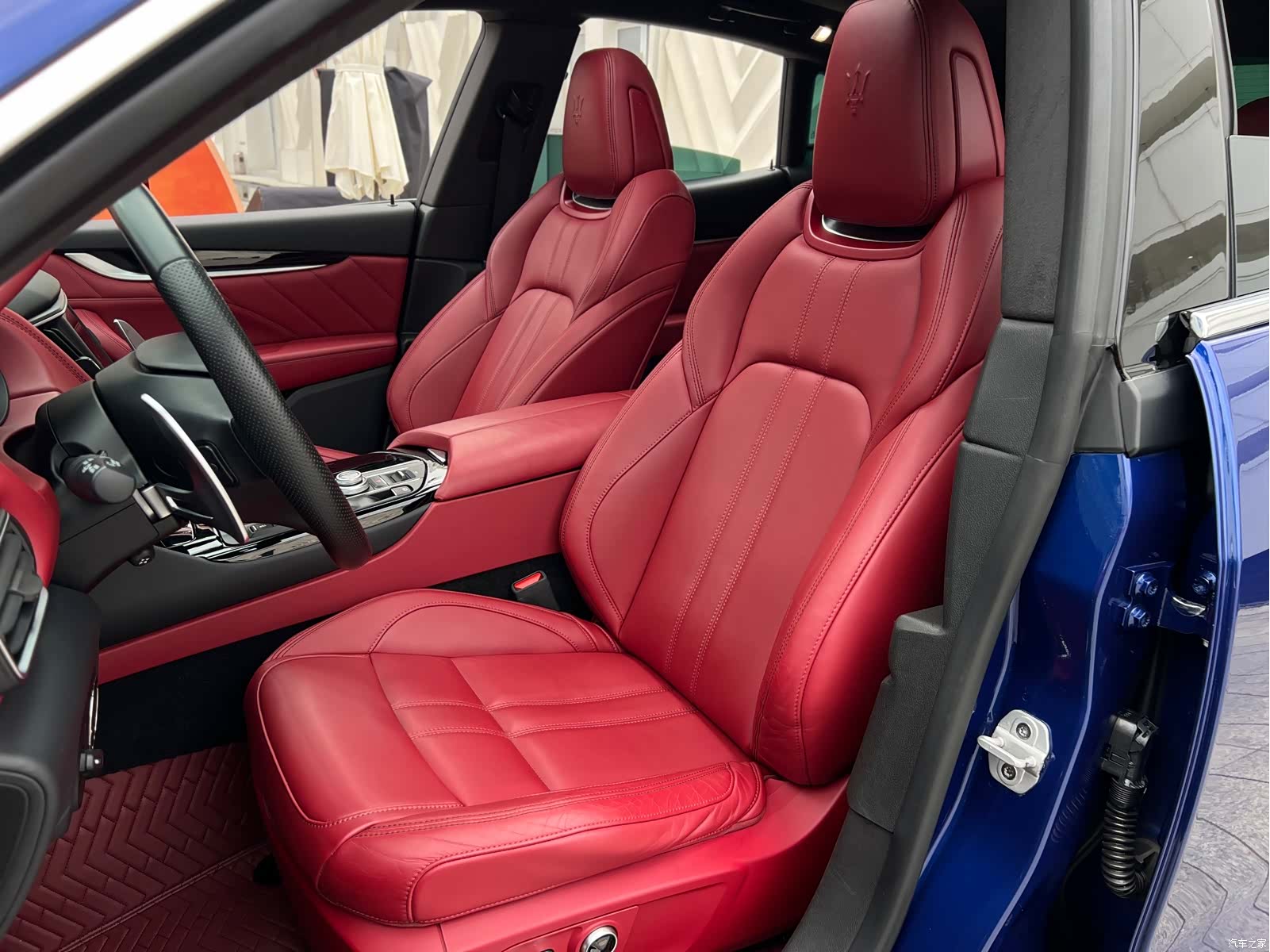 Maserati Levante, 2023 23