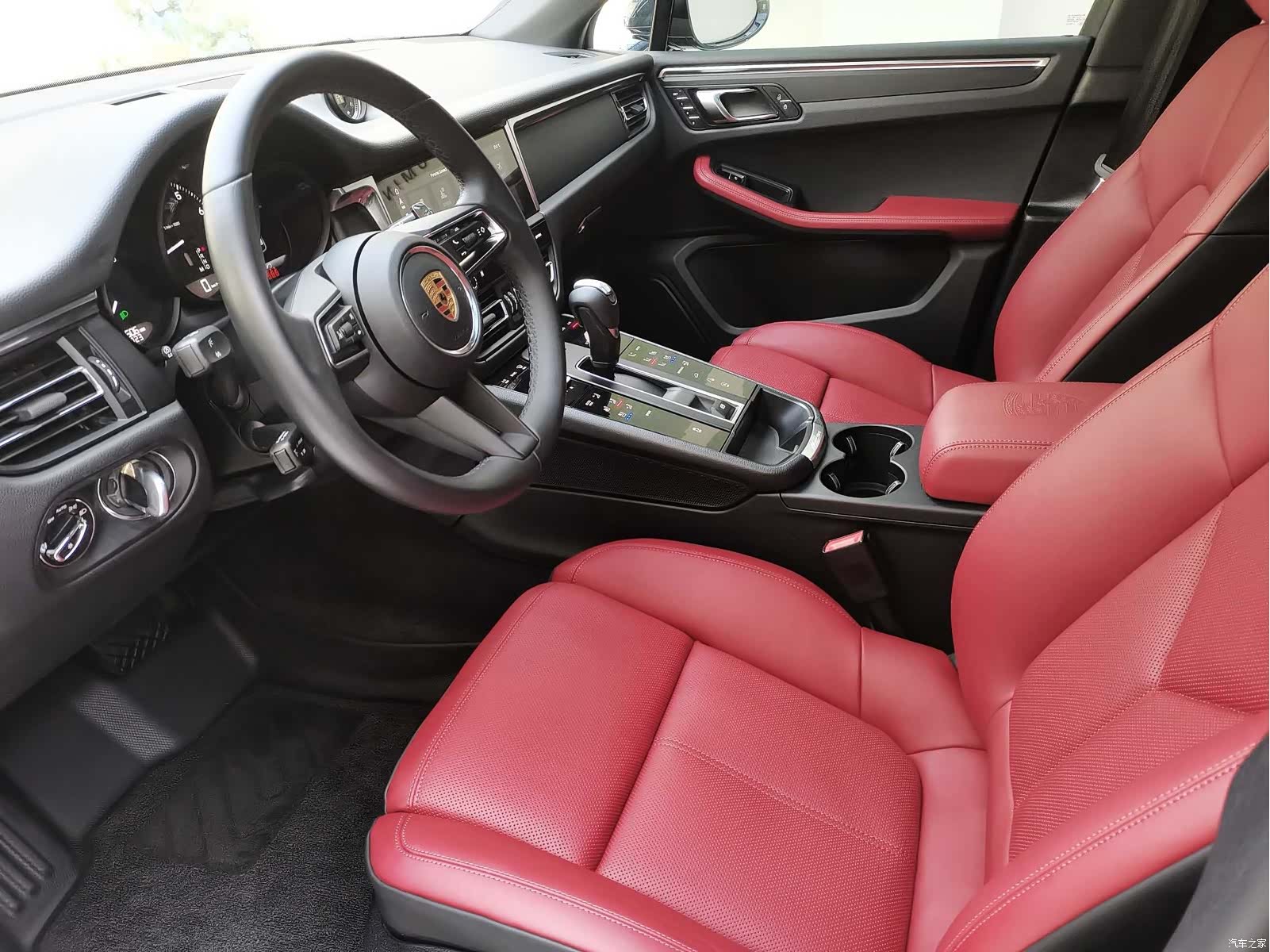 Porsche Macan, 2023 8