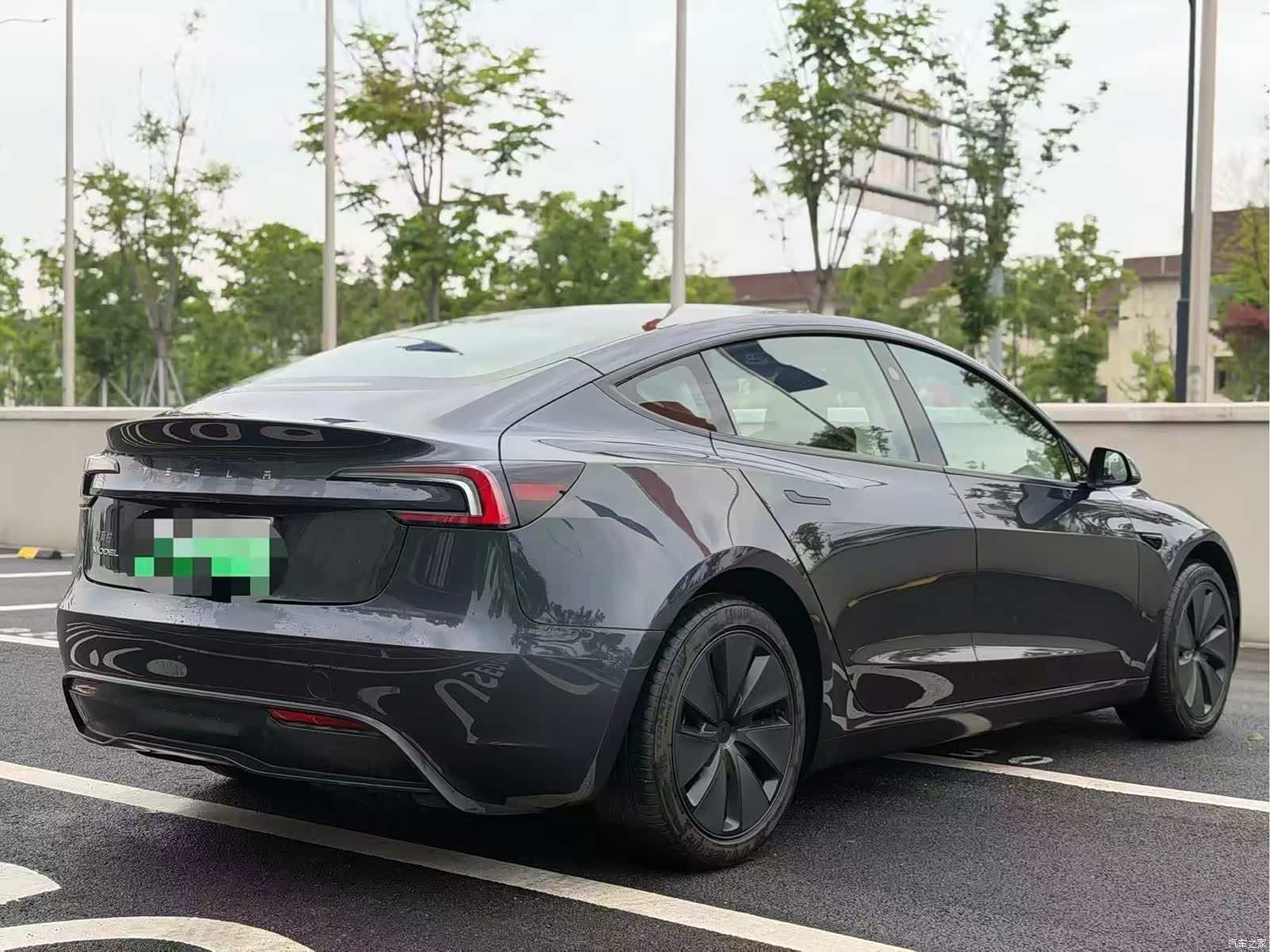 Tesla Model 3, 2025 18