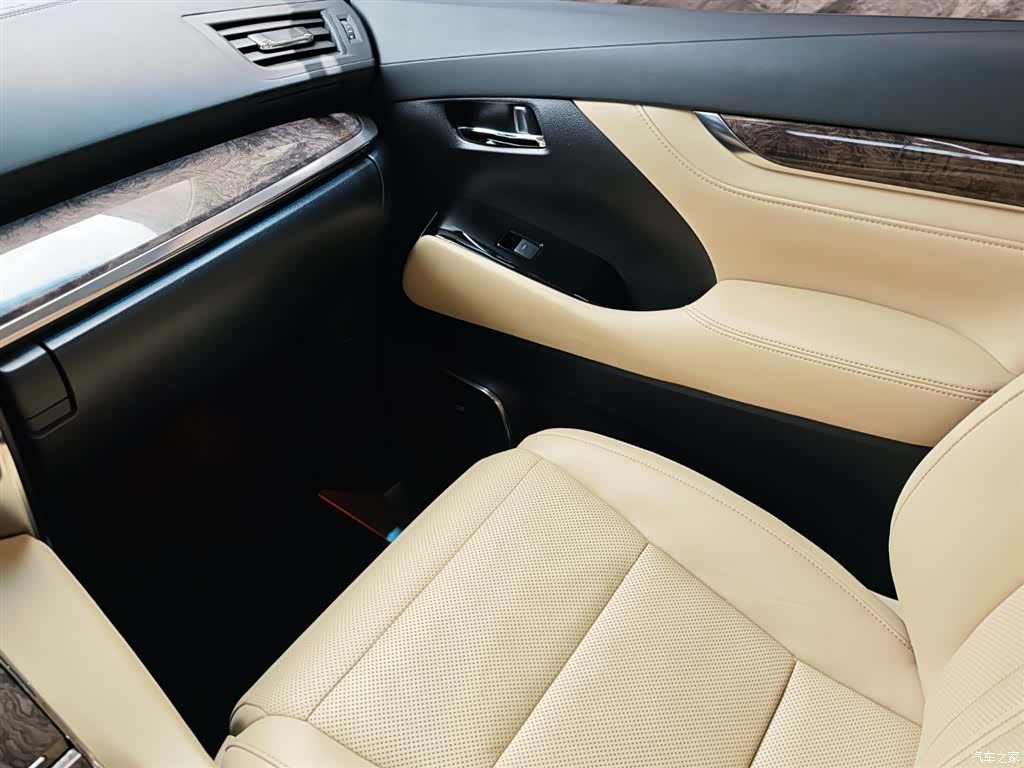 Toyota Alphard, 2022 17