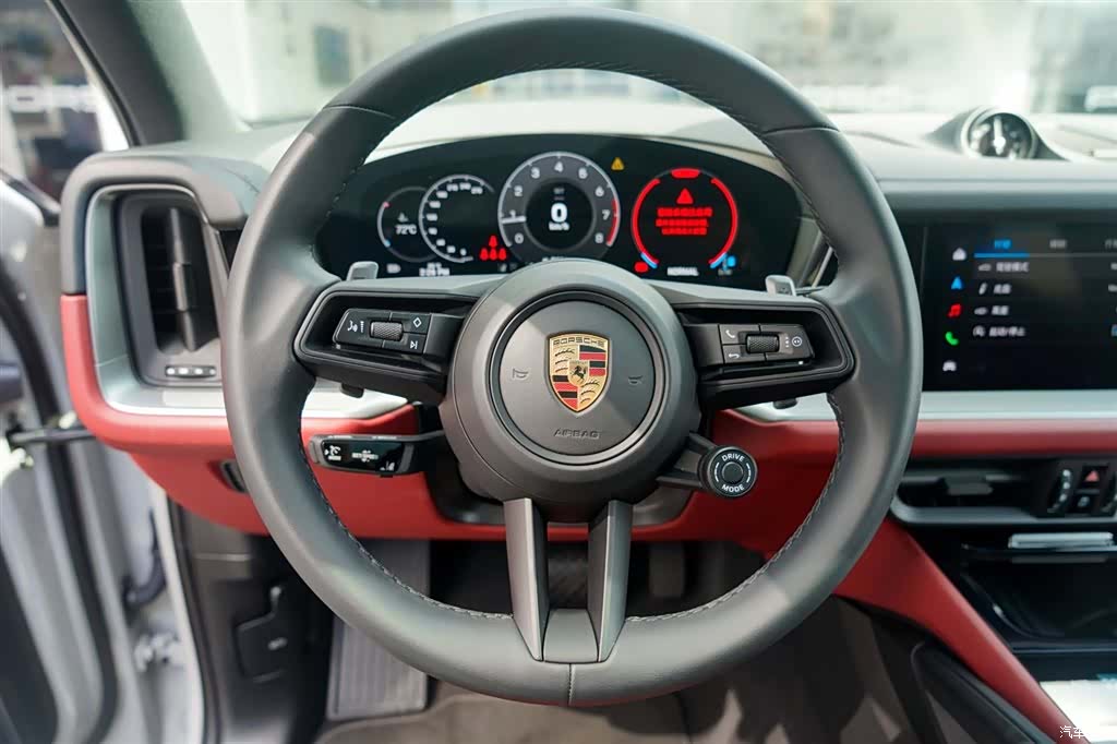 Porsche Cayenne, 2025 11