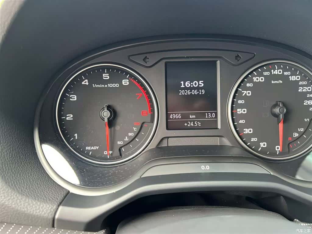 Audi Q2L, 2024 7