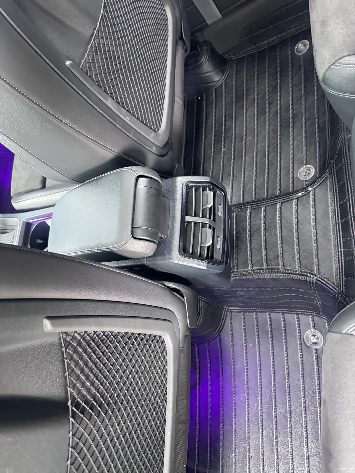 Audi Q3, 2022 10