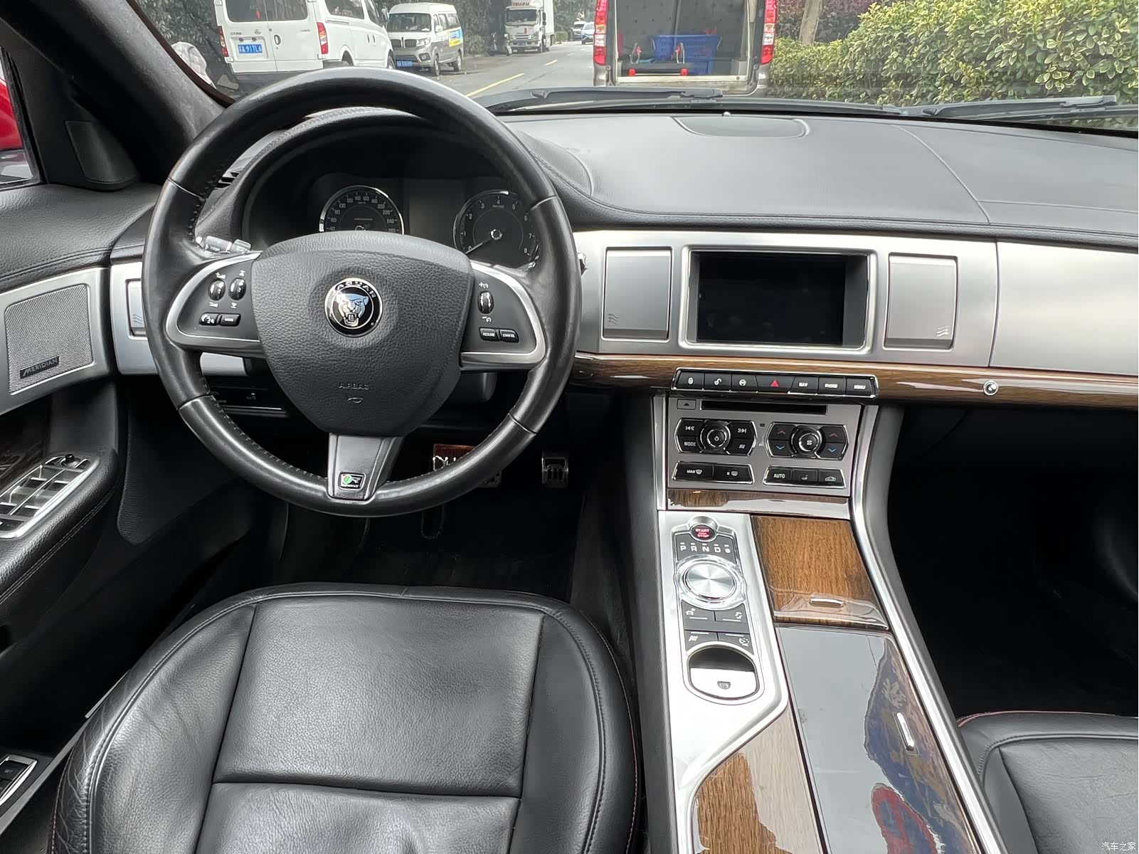 Jaguar XF, 2015 13