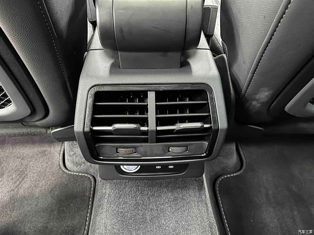 Audi Q3, 2023 12