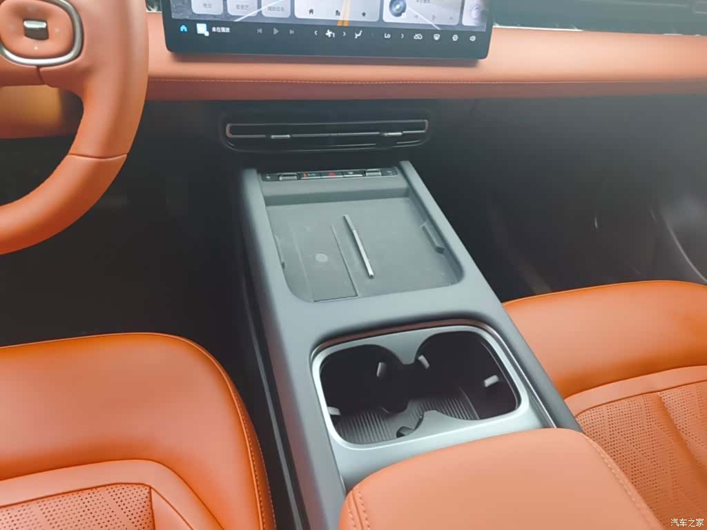 Wuling Starlight, 2025 14