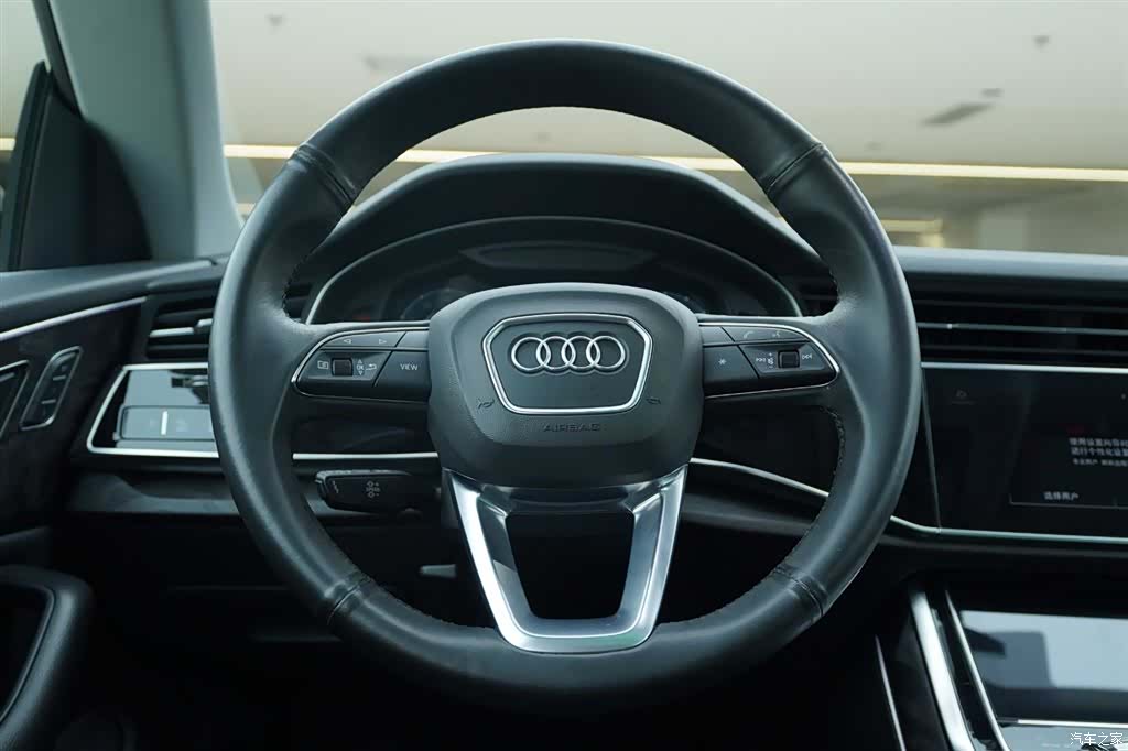 Audi Q8, 2023 18