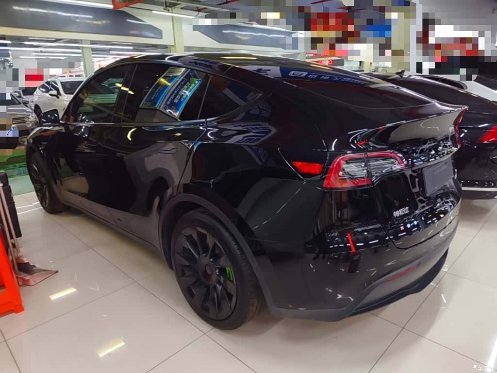 Tesla Model Y, 2022 все фото