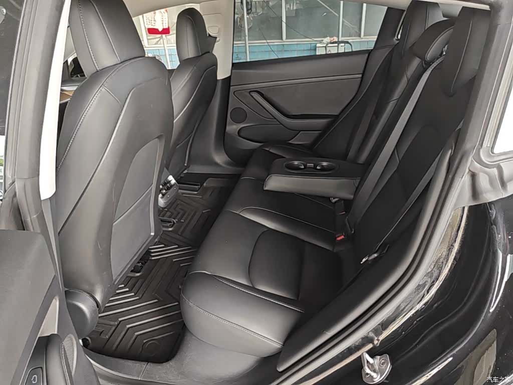 Tesla Model 3, 2022 17