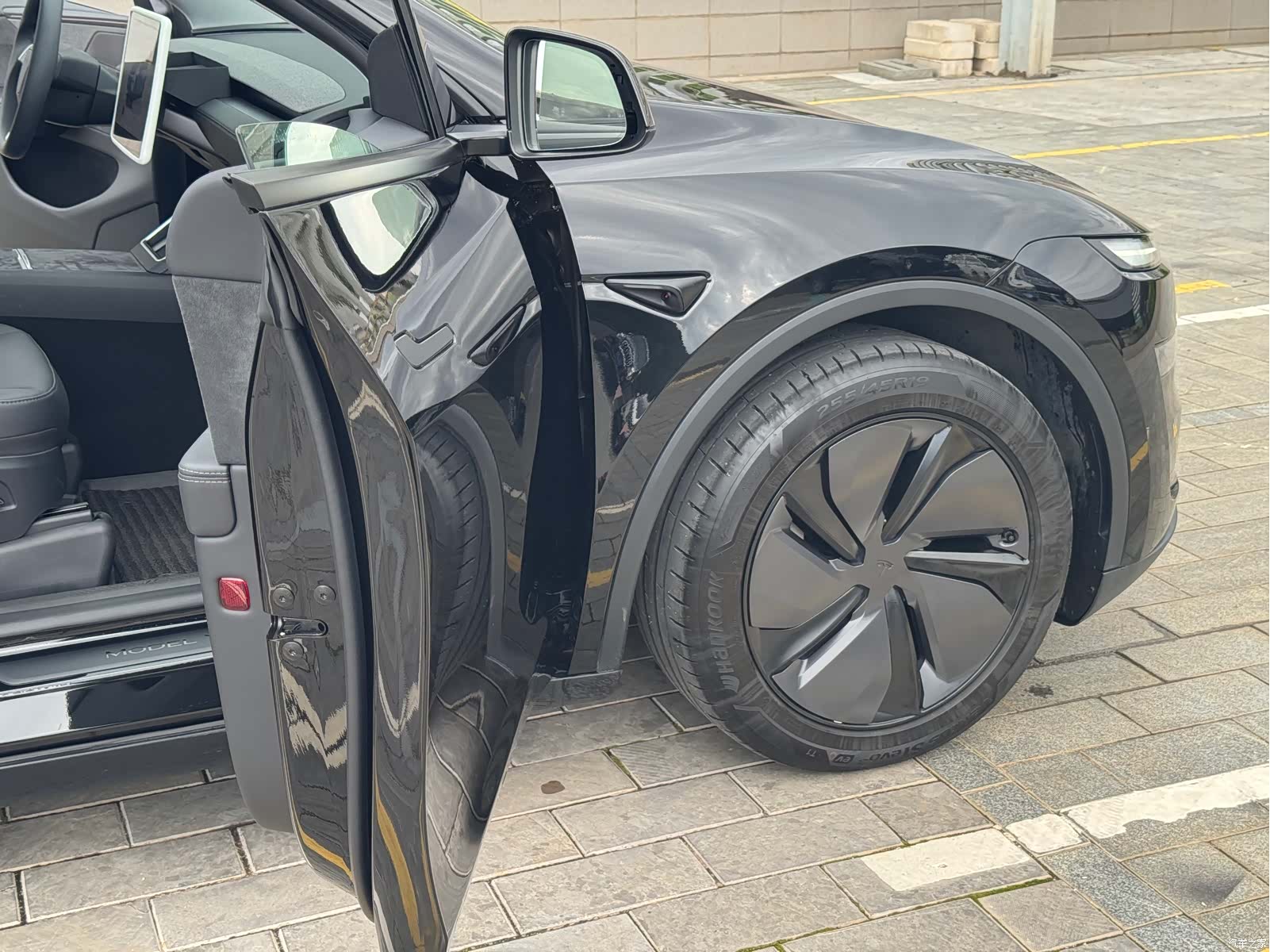 Tesla Model Y, 2025 20