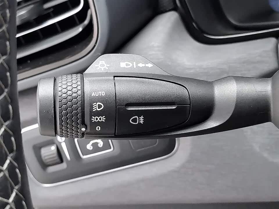 Lynk & Co 02 Hatchback