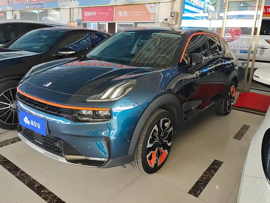 Lynk & Co 06