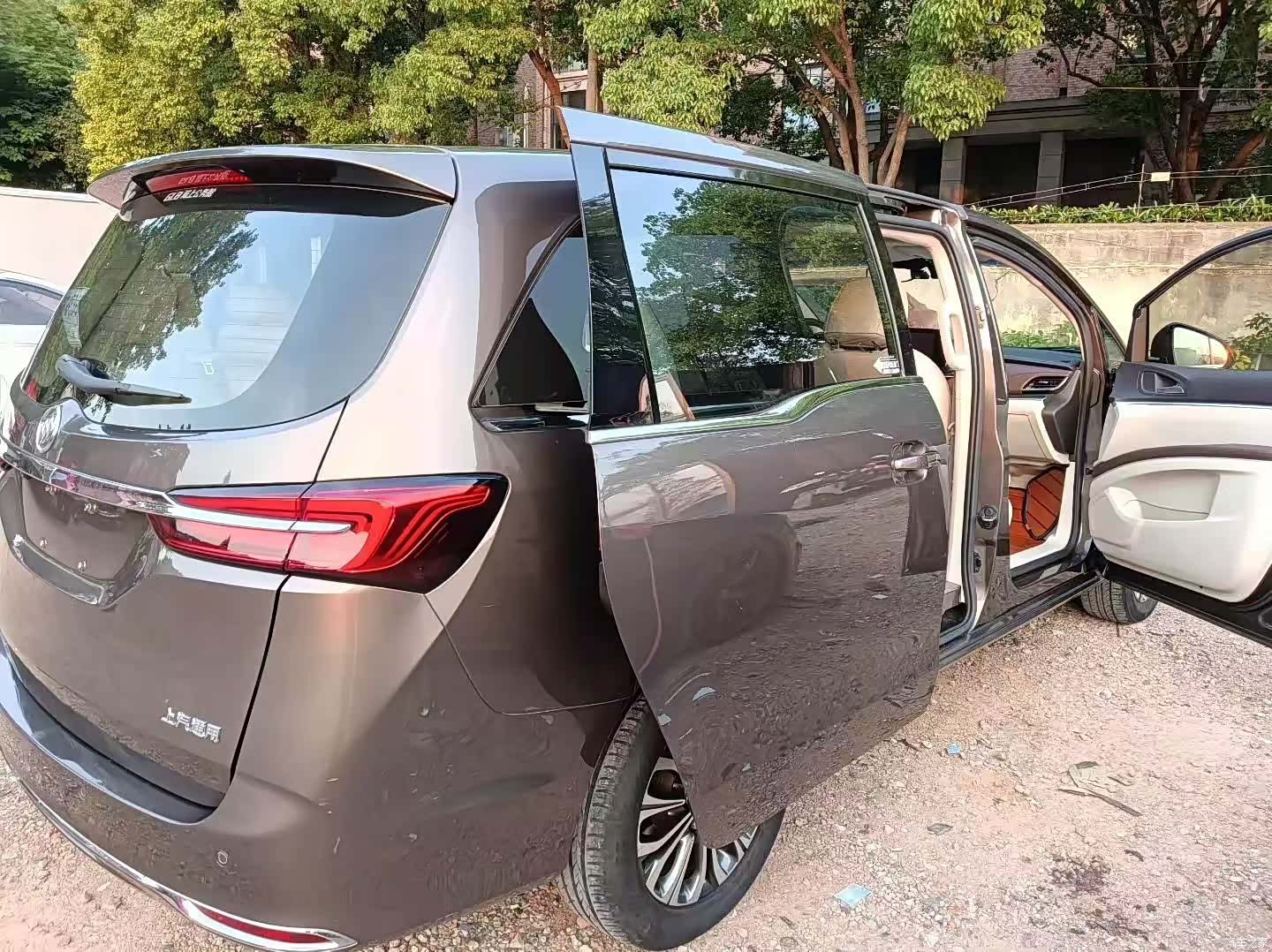 Buick GL8, 2021 9