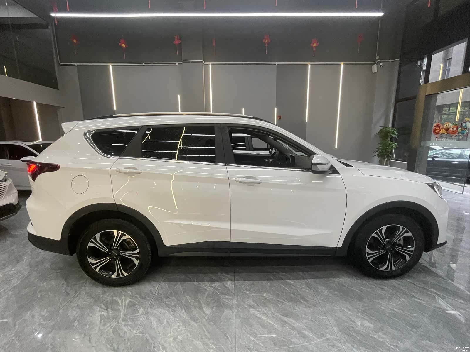 Jetour X70, 2022 4