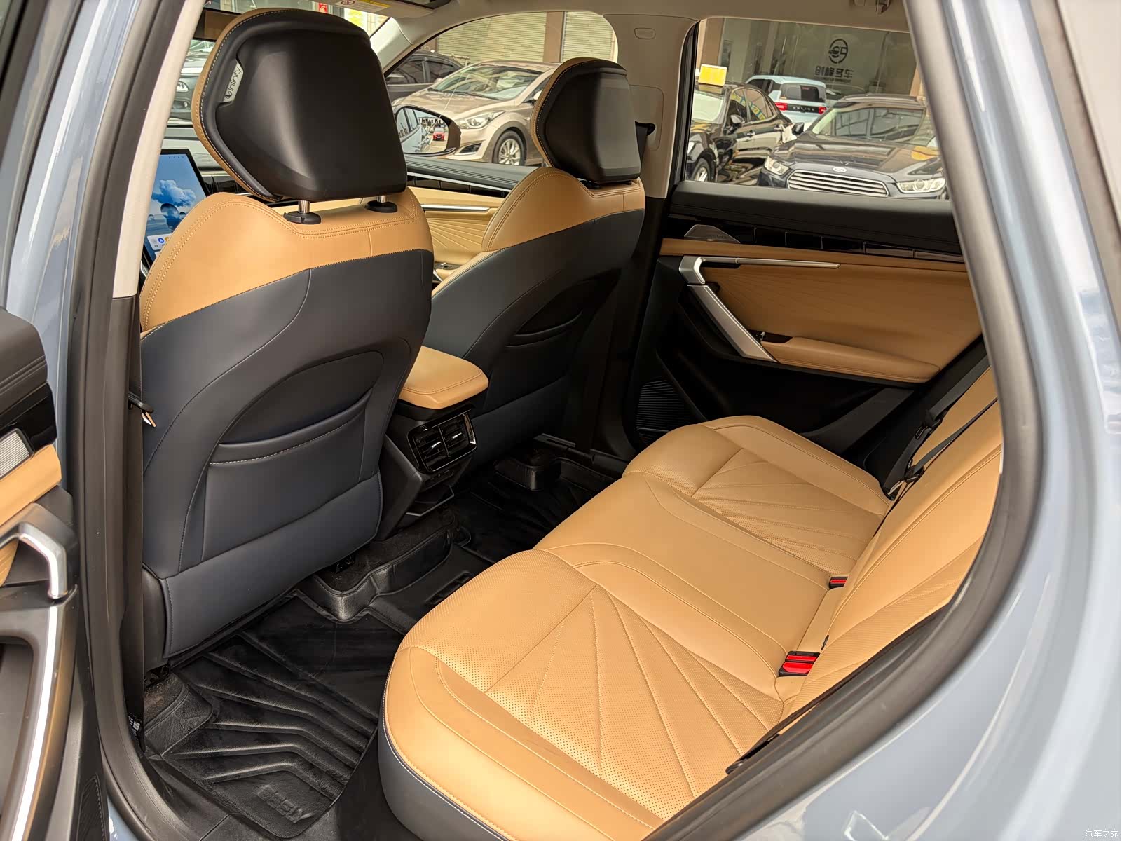 Geely Boyue, 2022 все фото