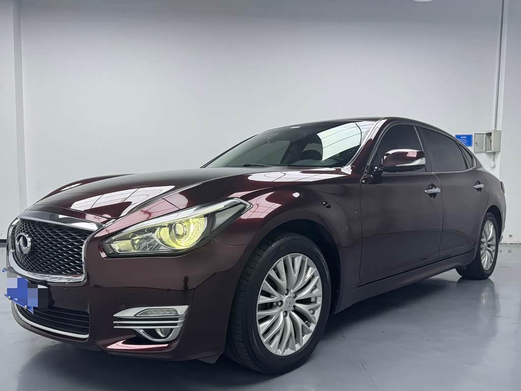 Infiniti Q70