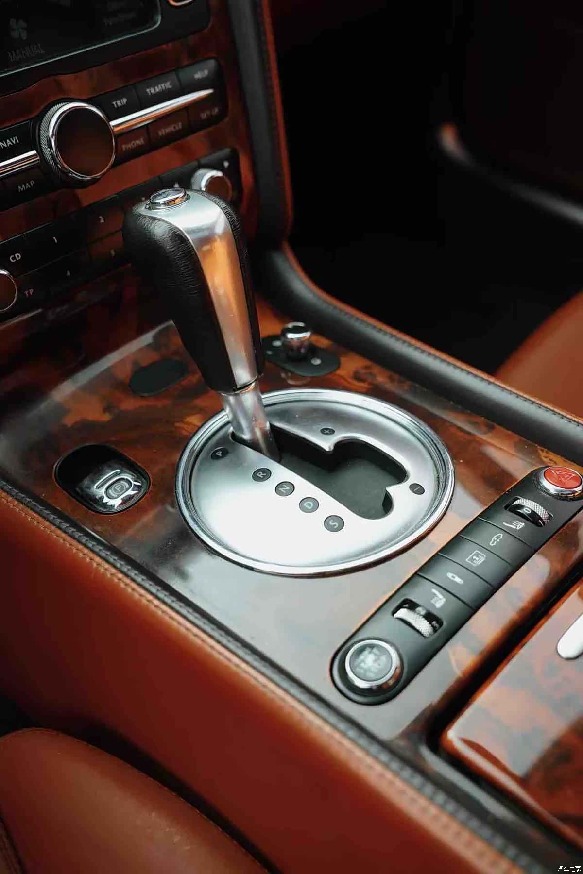 Bentley Flying Spur, 2008 10