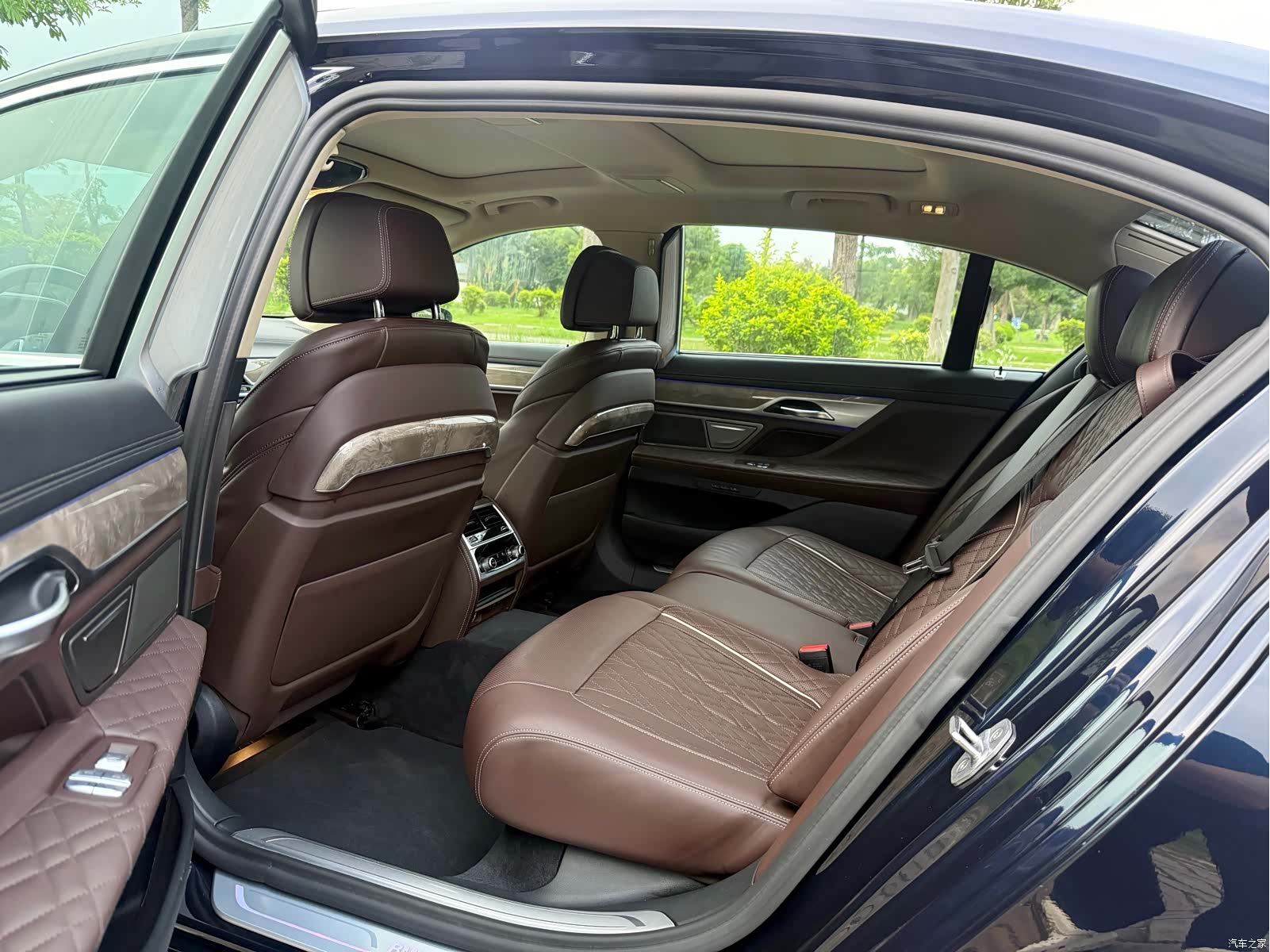 BMW 7 Series, 2019 все фото