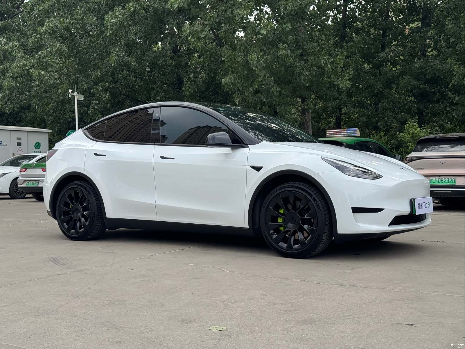 Tesla Model Y, 2022 3