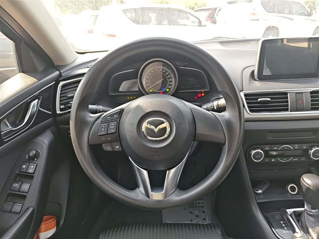 Mazda Mazda3, 2014 11