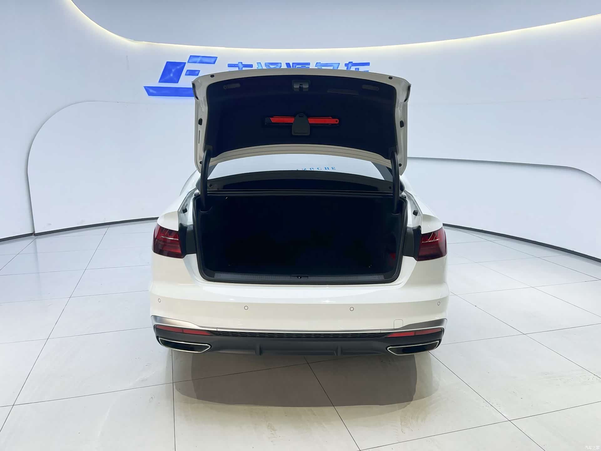 Audi A4L, 2022 6